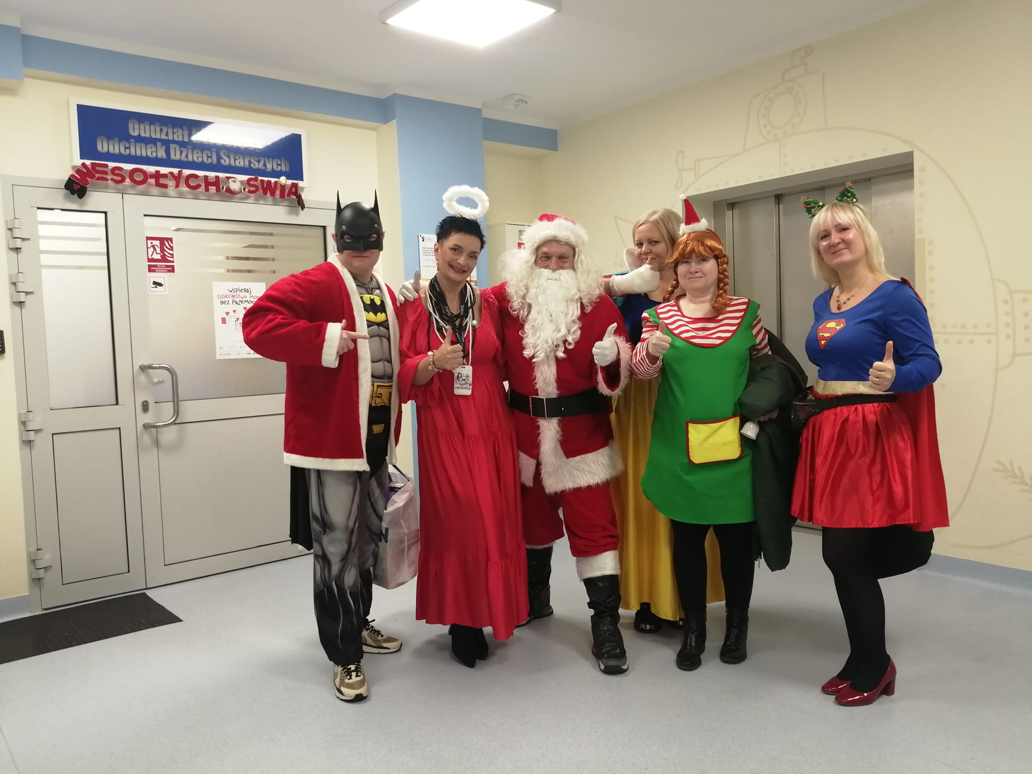 Superbohaterowie odwiedzają pacjentów - zdjęcie 1