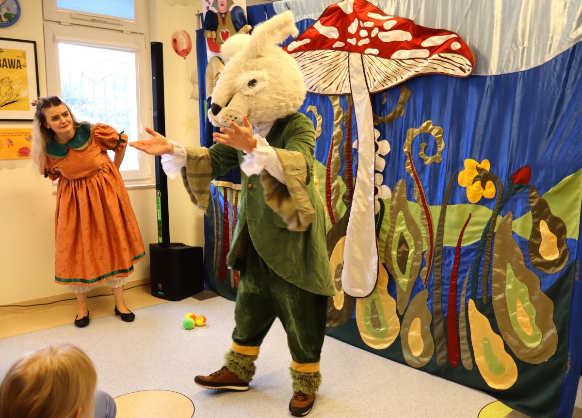 Teatrzyk Prekursor na Oddziale Dziecięcym - zdjęcie 4