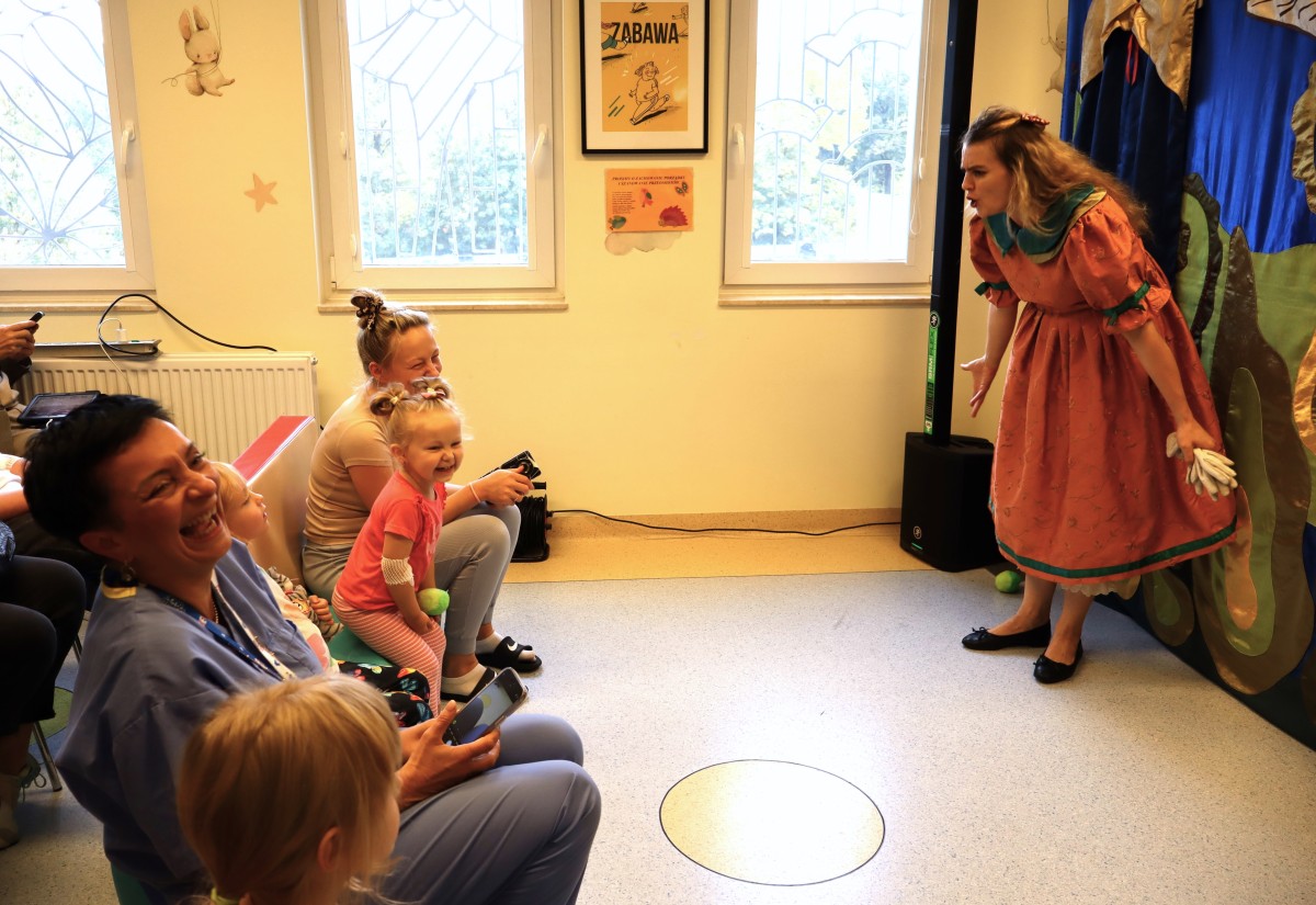 Teatrzyk Prekursor na Oddziale Dziecięcym - zdjęcie 5